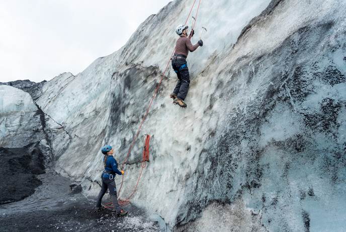Learn how to climb the glacier introduction ice climbing