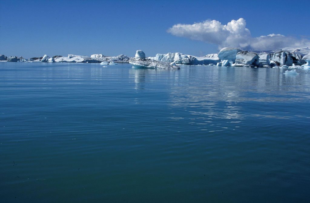 Jökulsárlón large glacial lake