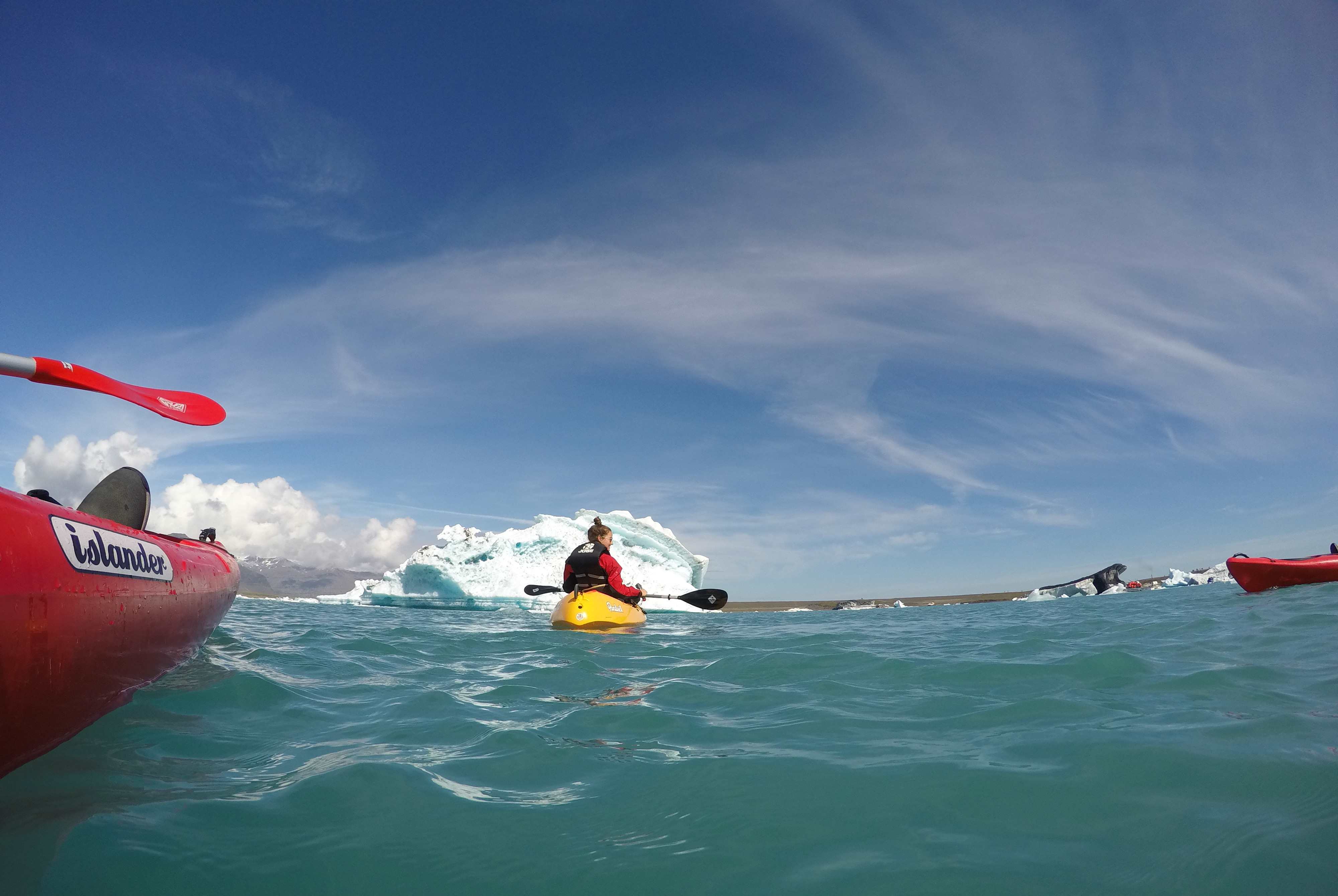 kayaking on jokulsarlon lagoon