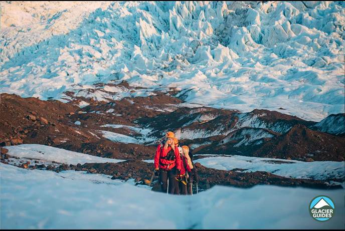 People on the glacier explorer tour