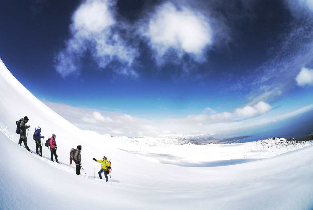 hiking to the snaefellsjokull summit top