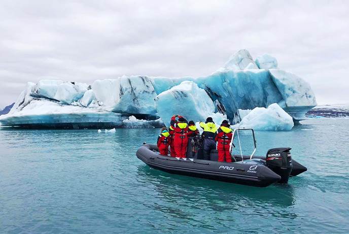 jokulsarlon glacier lagoon boat tour
