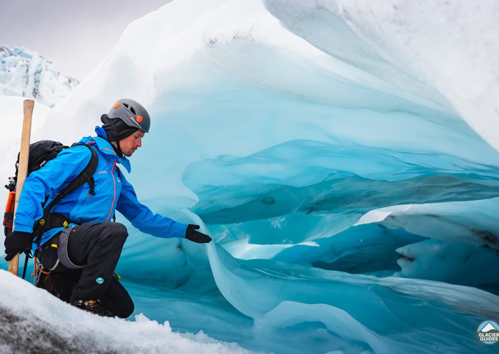 Glacier Hiking Tour On Falljokull Within Vatnajokull