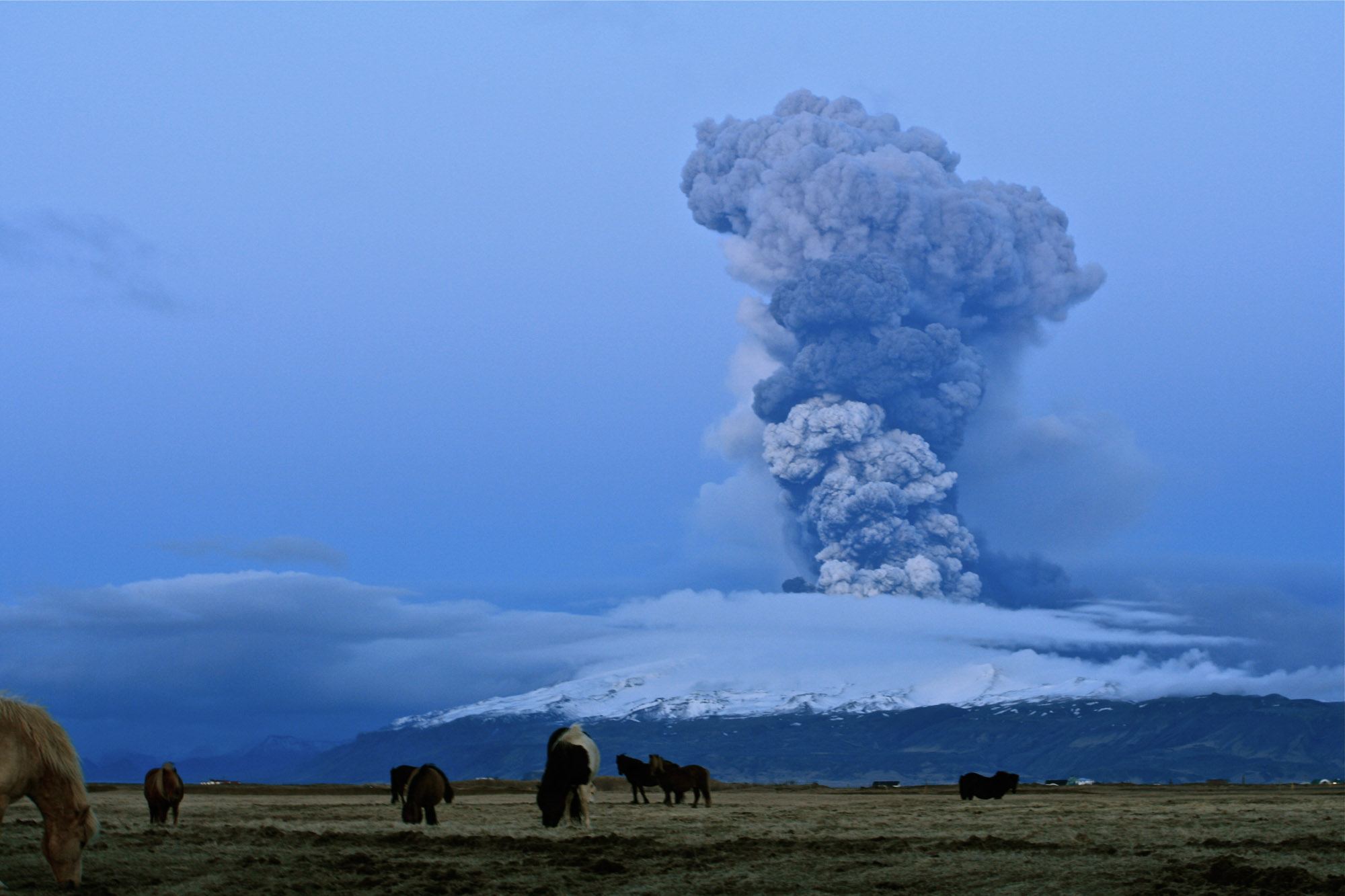 2010 Eyjafjallajokull Glacier Volcano Iceland