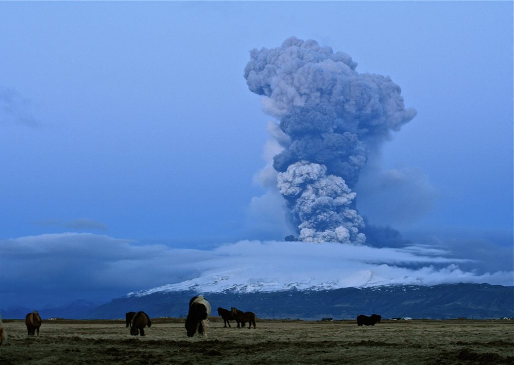 2010 Eyjafjallajokull Glacier Volcano Iceland