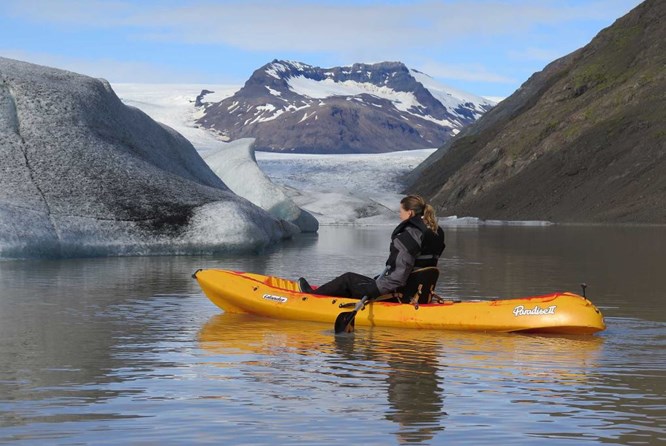 Glacier kayaking tour in Iceland